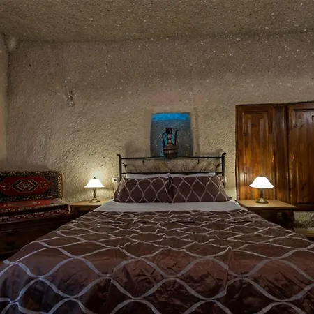 מלון Antique Terrace Cave 3*