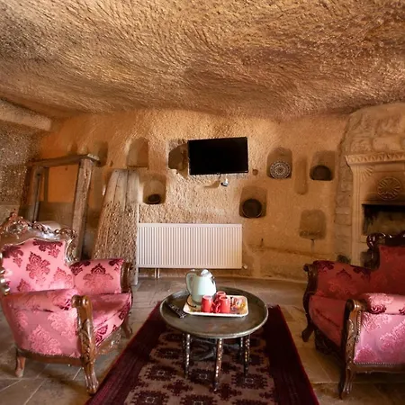 Antique Terrace Cave غوريمِيه